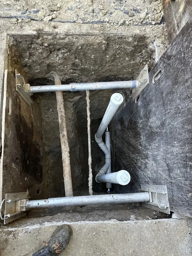 Experienced plumber completing Drain Cleaning work in Gustine